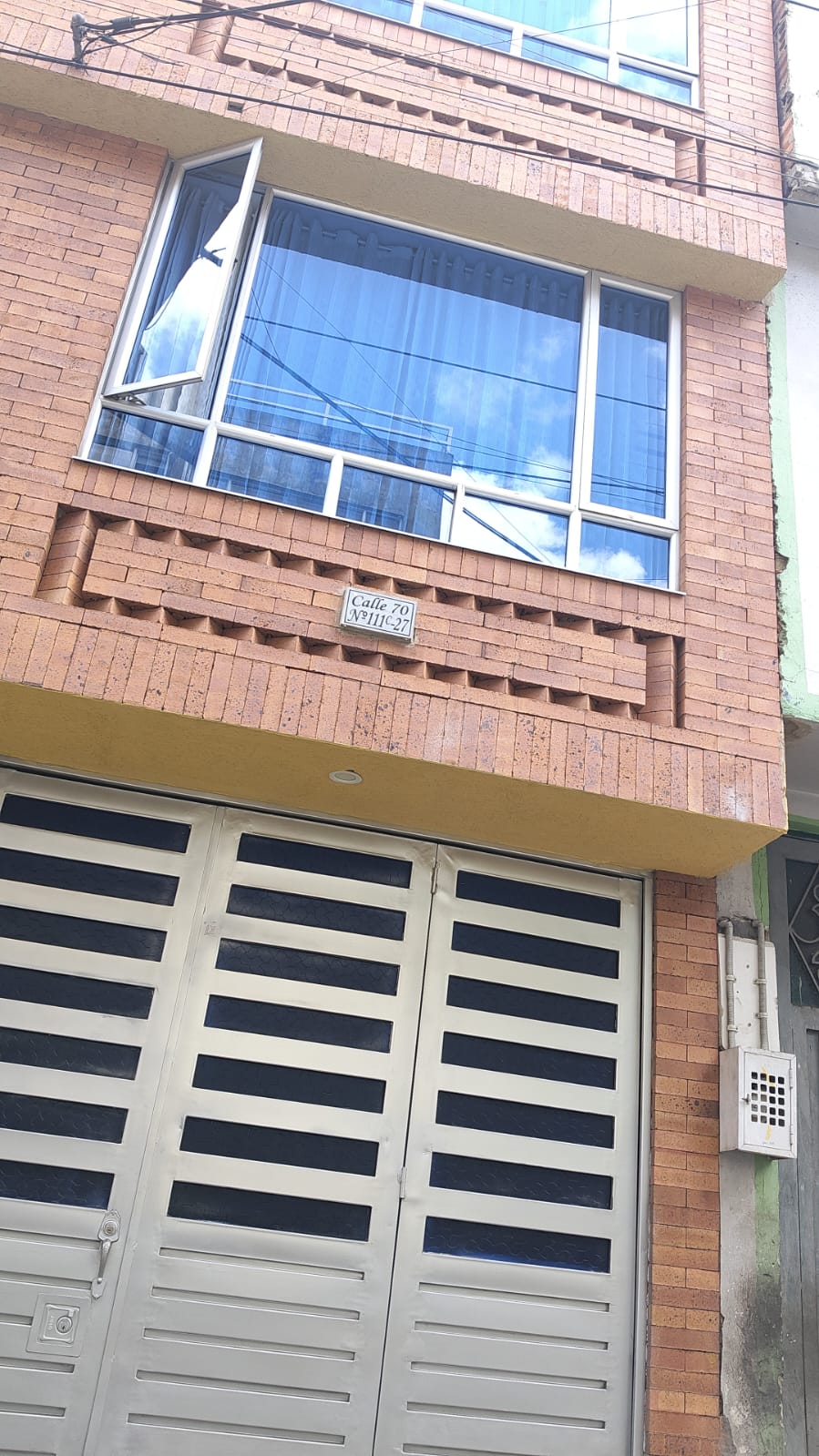 Thumbnail 2 de Casa en Venta – 4 Pisos, 4 Habitaciones, Garaje y Terraza – Marandú