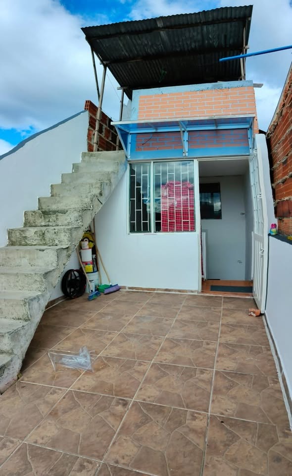 Thumbnail 6 de Casa de 4 Pisos en Villa Cristina Engativá – 5 Habitaciones y Apartaestudio