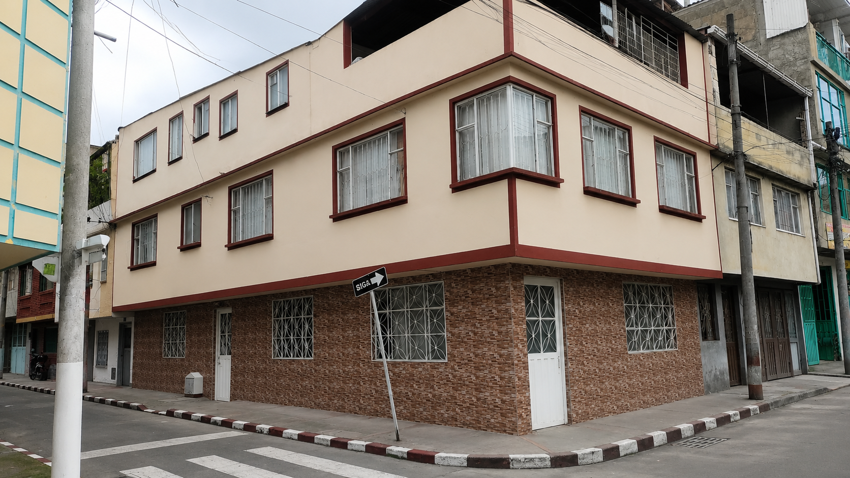 Foto de Casa Multifamiliar de 3 Pisos en Suba – Ideal para Inversión