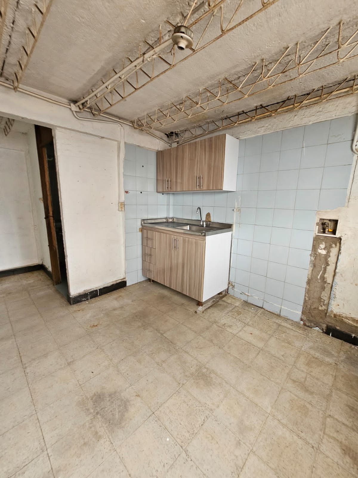 Thumbnail 5 de Casa Amplia de 4 Pisos en Quiriguá, Engativá – Ideal para Vivienda o Inversión