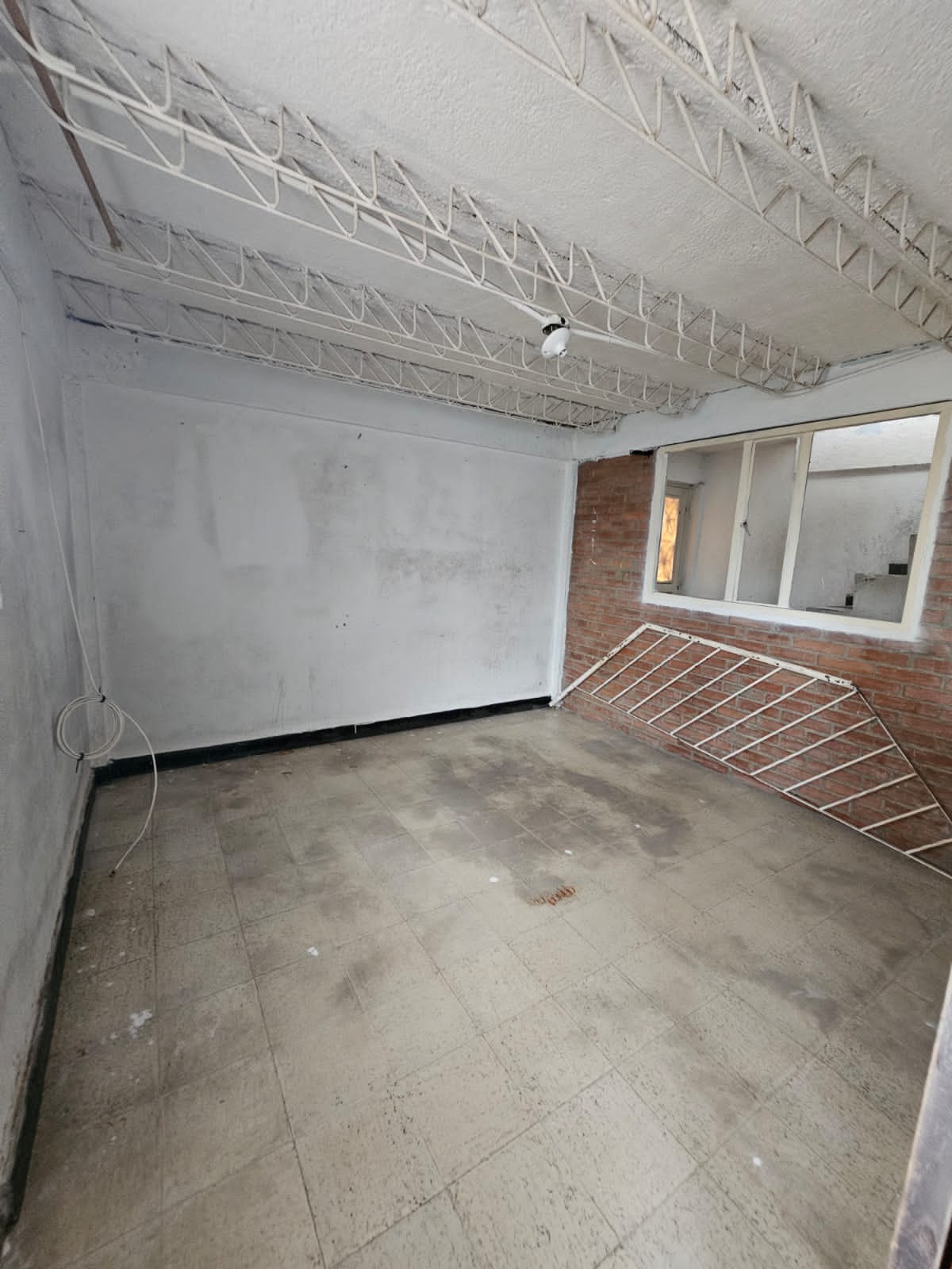 Thumbnail 3 de Casa Amplia de 4 Pisos en Quiriguá, Engativá – Ideal para Vivienda o Inversión