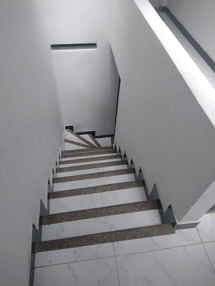 Thumbnail 4 de Casa Rentable de 3 Pisos con Apartamentos Independientes