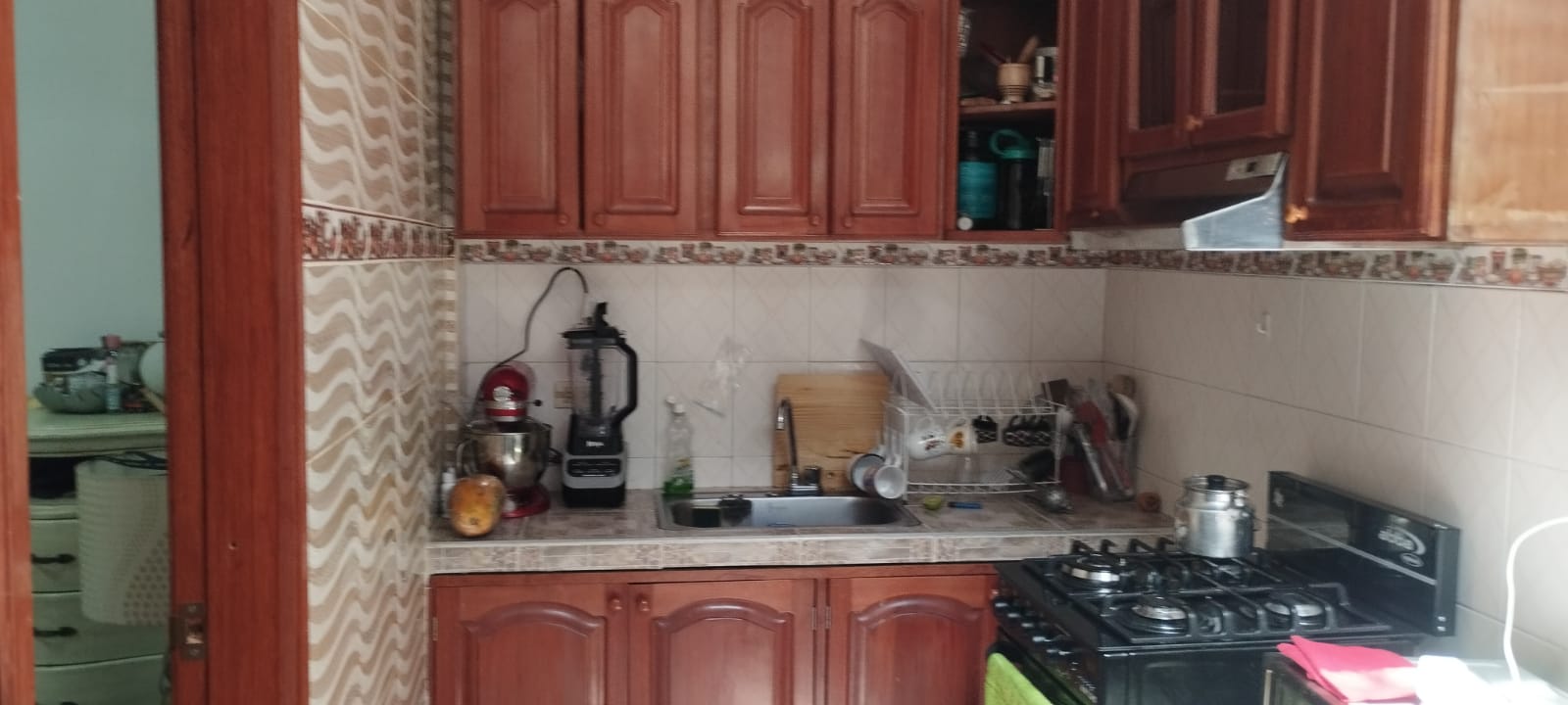 Thumbnail 3 de Casa Rentable de 4 Niveles en Álamos Norte – 3 Apartamentos, Apartaestudio y Garaje