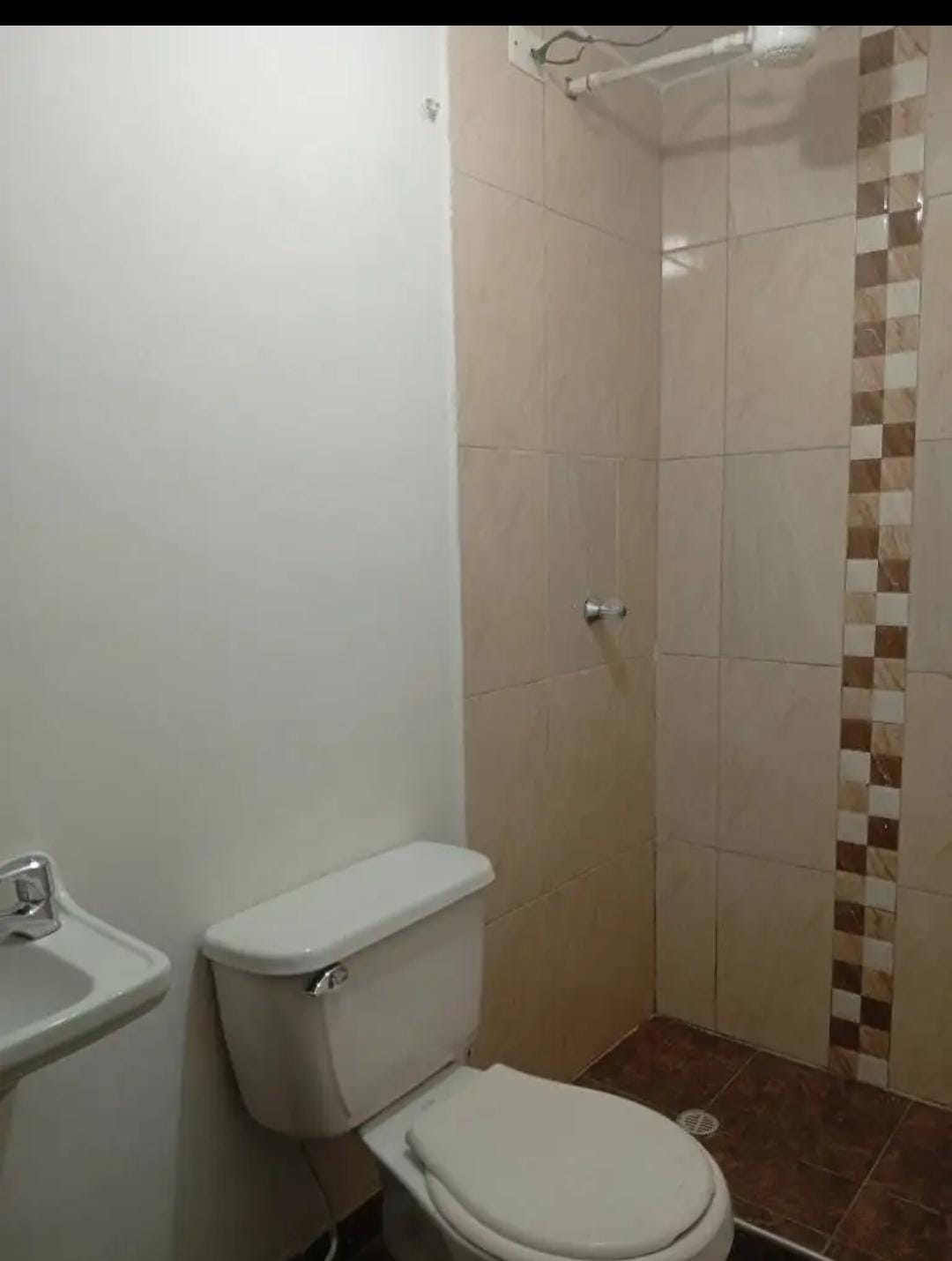 Thumbnail 5 de Casa Rentable en Santa Rita Suba – 3 Apartamentos, 2 Apartaestudios y Garaje