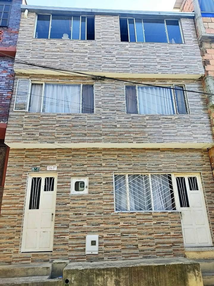 Foto de Casa de 2 Pisos con Terraza en Suba Rincón – Ciudad Hunza
