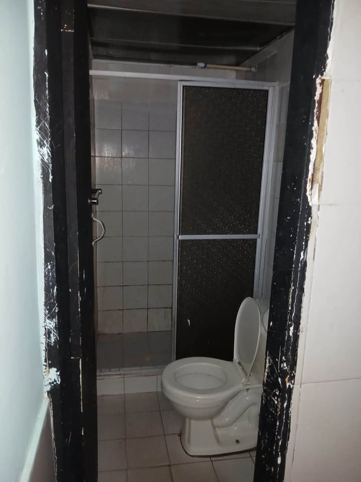 Thumbnail 2 de Casa de 3 Pisos con Local y Terraza – Ideal para Renta