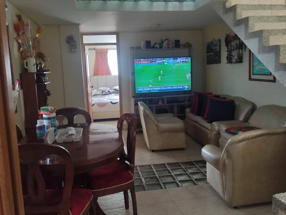 Thumbnail 3 de Casa de 2 Pisos con Terraza en Suba Rincón – Ciudad Hunza