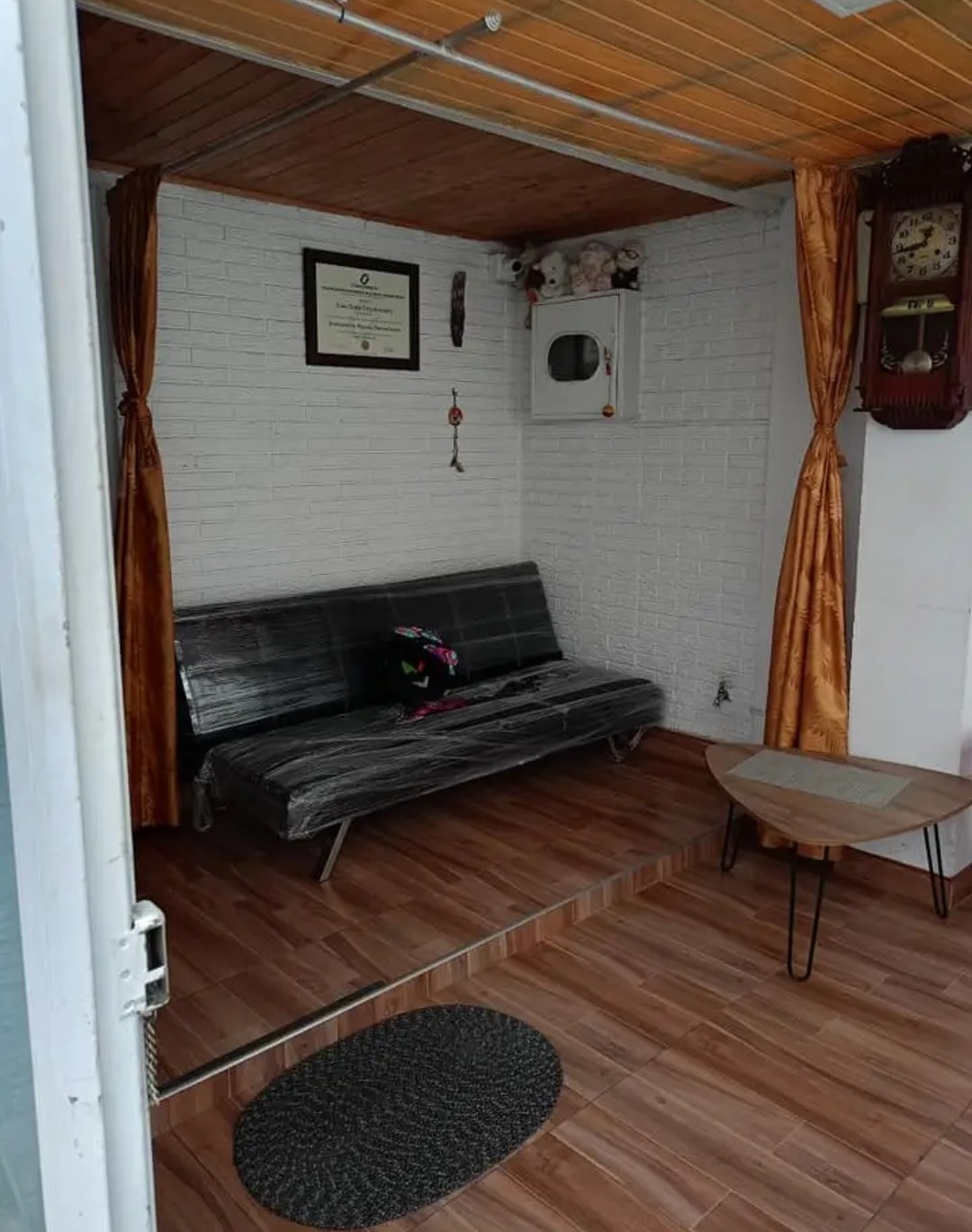 Thumbnail 4 de Casa Rentable en Barrio Bolivia – 2 Pisos, Garaje Doble y Amplios Espacios