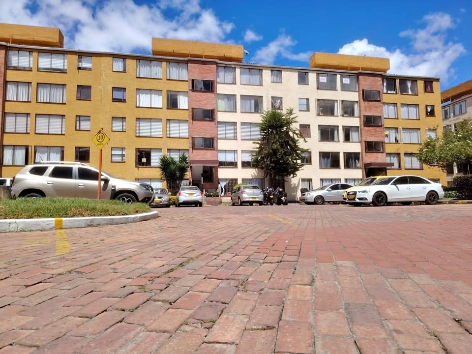 Foto de Apartamento Remodelado en Conjunto Familiar – 2 Habitaciones + Estudio