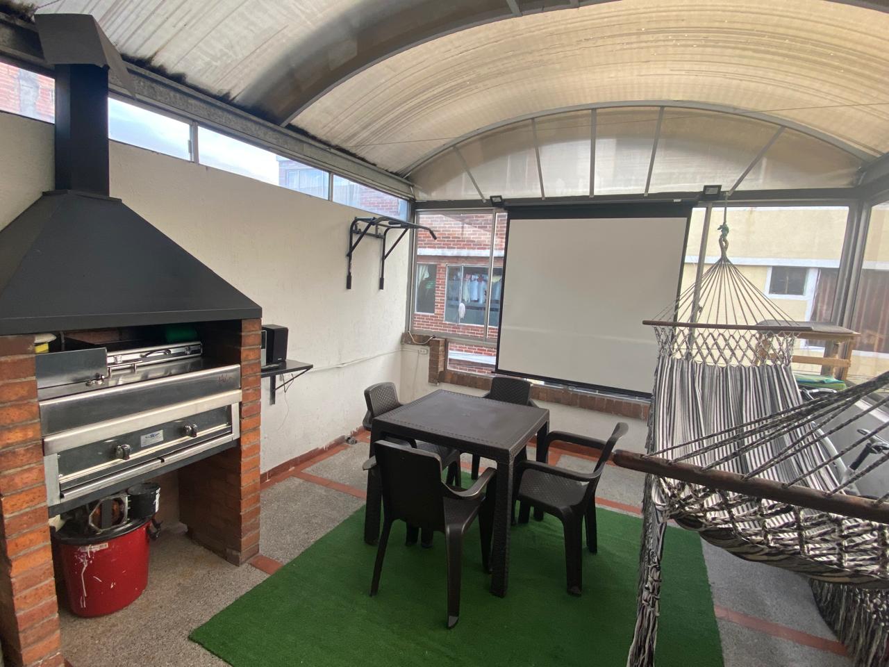 Thumbnail 5 de Casa de 3 Niveles  – Terraza con Zona BBQ y Excelente Ubicación