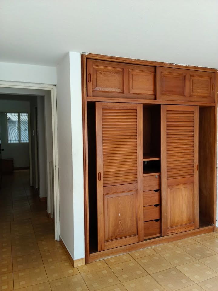 Thumbnail 2 de Casa de 4 Pisos en Villa Cristina Engativá – 5 Habitaciones y Apartaestudio
