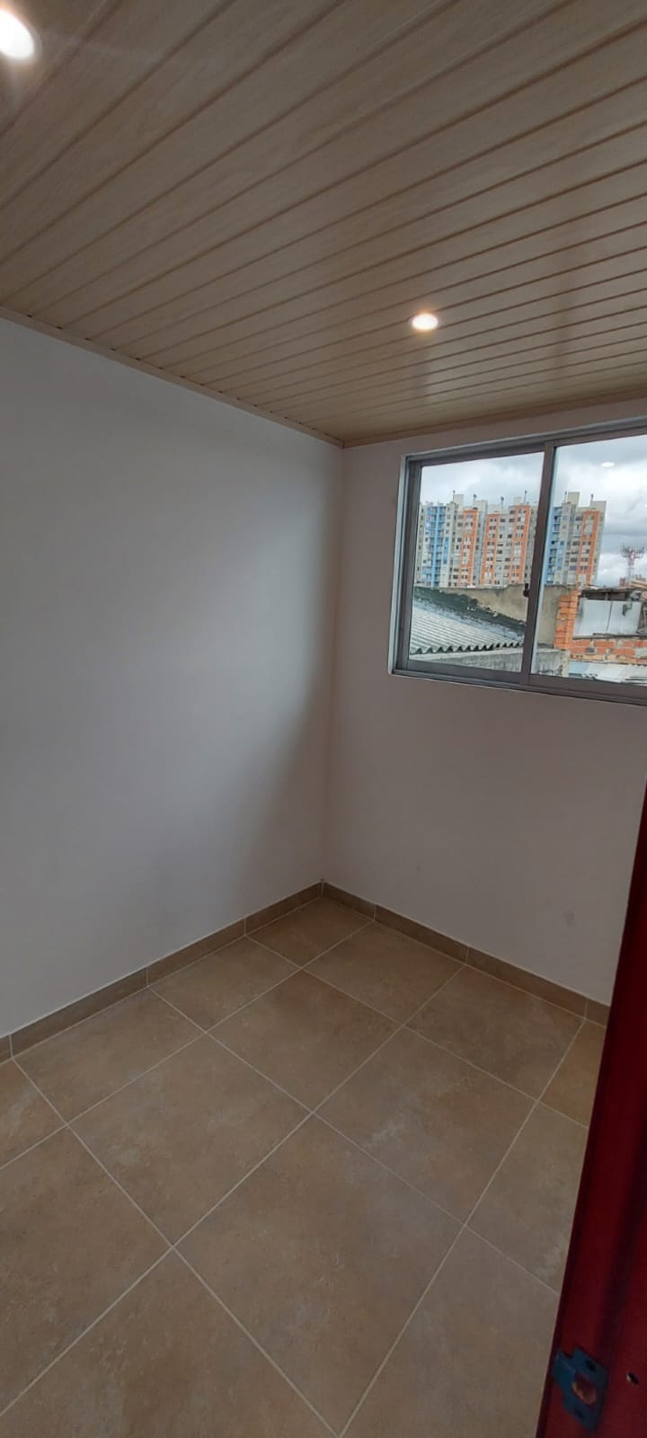 Thumbnail 5 de Edificio Multifamiliar con Locales Comerciales en Suba – Gran Oportunidad de Inversión