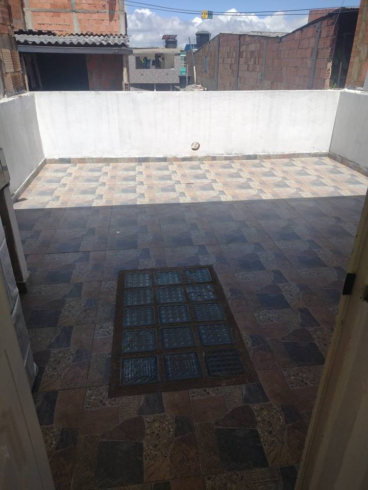 Thumbnail 5 de Casa Rentable de 3 Pisos con Apartamentos Independientes